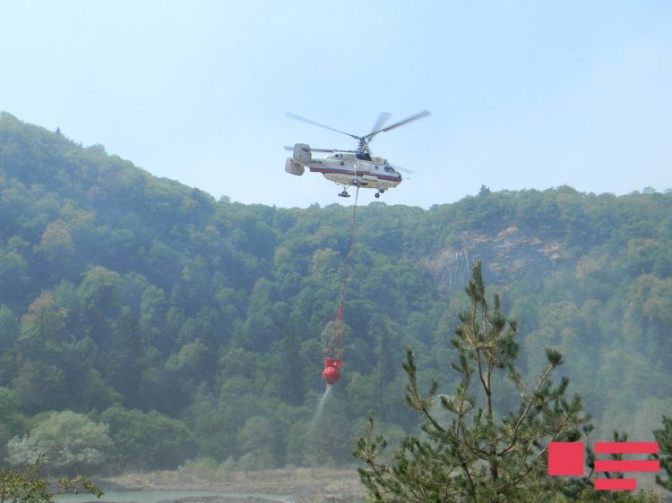 Azərbaycan Gürcüstanda meşə yanğınlarının söndürülməsinə yenidən helikopter göndərib