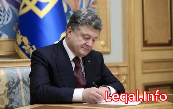 Poroşenko Donbasın reinteqrasiyası haqqında qanun imzalayıb