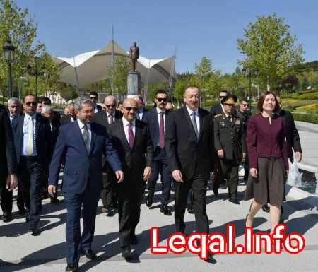 Prezident İlham Əliyev Ankaradakı Heydər Əliyev Parkında Ulu Öndərin abidəsini ziyarət edib 