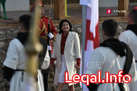 Gürcüstanın ilk qadın prezidenti and içdi 