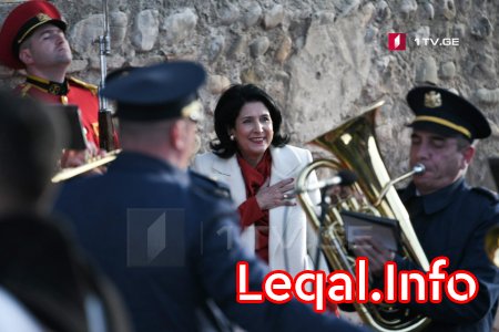 Gürcüstanın ilk qadın prezidenti and içdi 