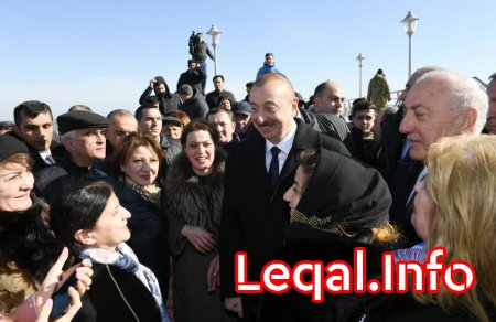 Prezident İlham Əliyev Sumqayıtın dənizkənarı bulvarında 