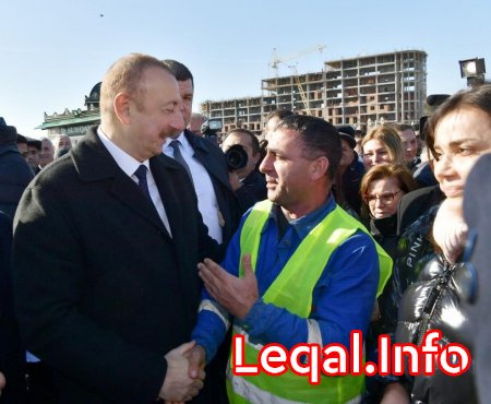 Prezident İlham Əliyev Sumqayıtın dənizkənarı bulvarında 