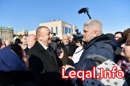 Prezident İlham Əliyev Sumqayıtın dənizkənarı bulvarında 