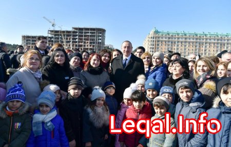 Prezident İlham Əliyev Sumqayıtın dənizkənarı bulvarında 