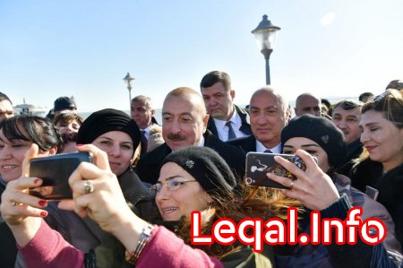 Prezident İlham Əliyev Sumqayıtın dənizkənarı bulvarında 
