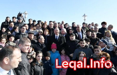 Prezident İlham Əliyev Sumqayıtın dənizkənarı bulvarında 