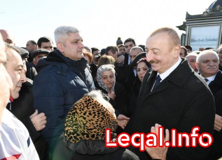 Prezident İlham Əliyev Sumqayıtın dənizkənarı bulvarında 