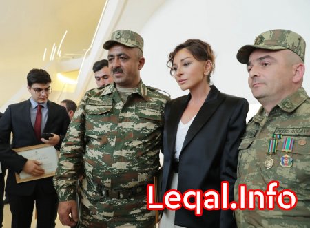 Mehriban Əliyeva yüksək texnologiyalı protezlərlə təmin olunan hərbçilərlə görüşüb Mehriban Əliyeva yüksək texnologiyalı protezlərlə təmin olunan hərbçilərlə görüşüb