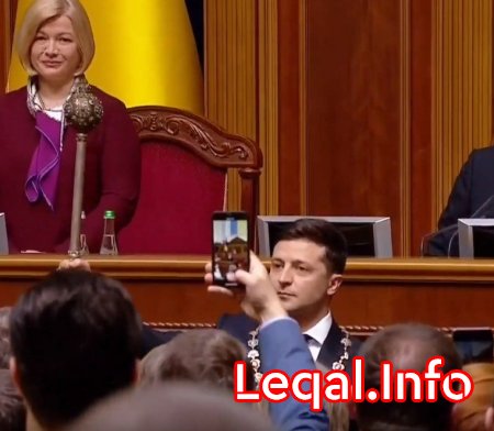 Vladimir Zelenski Ukrayna prezidenti vəzifəsinin icrasına başlayıb 