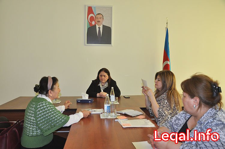 Komitənin sədr müavini  Aynur Sofiyeva Sabirabadda vətəndaşları qəbul edib