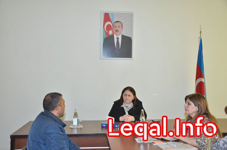 Komitənin sədr müavini  Aynur Sofiyeva Sabirabadda vətəndaşları qəbul edib