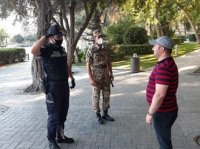 Bakı polisi reyd keçirir Bakı polisi reyd keçirir
