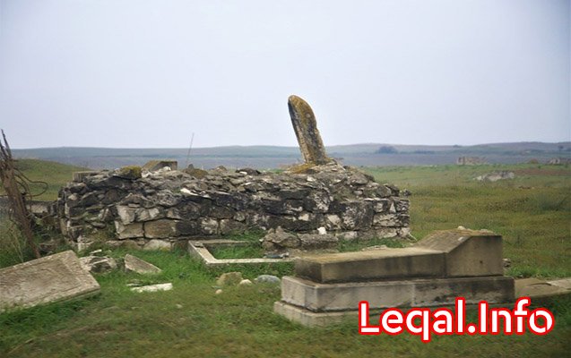Füzuli sakinləri ermənilərin viran qoyduğu evlərində...