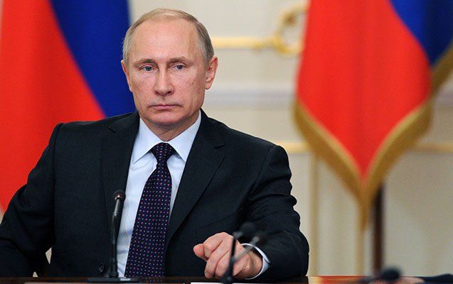 Putin eks-prezidentin ömürlük senatorluq hüququ haqqında qanunu imzaladı