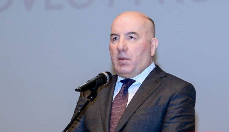 Elman Rüstəmov devalvasiya haqda xəbərləri şayiə adlandırdı