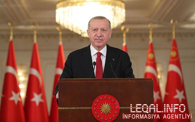 Ərdoğan yenidən AKP-nin sədri seçildi