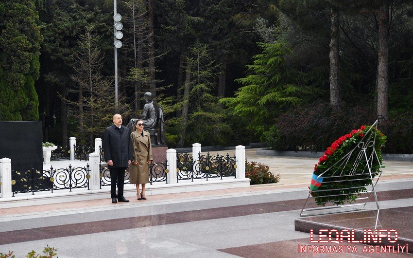 Prezident İlham Əliyev ulu öndər Heydər Əliyevin məzarını ziyarət edib