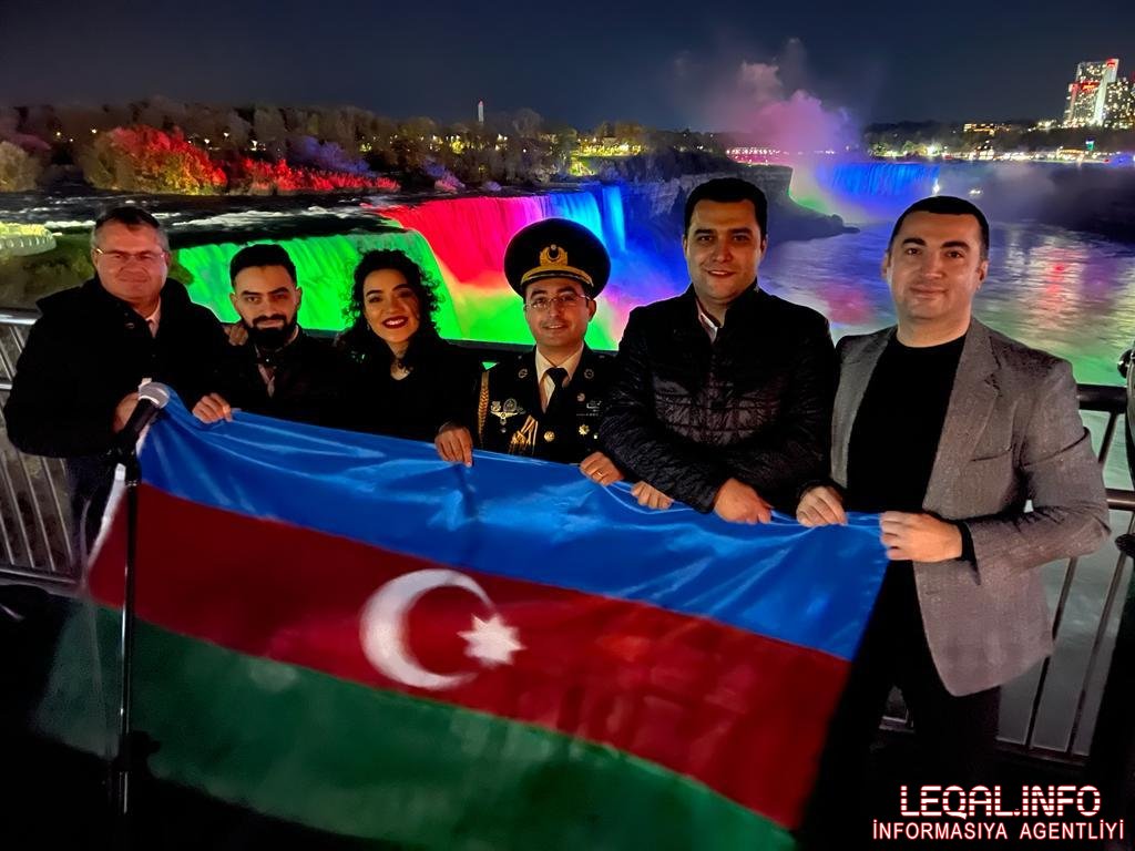 Niaqara şəlaləsi Azərbaycan bayrağının rənglərinə boyanıb