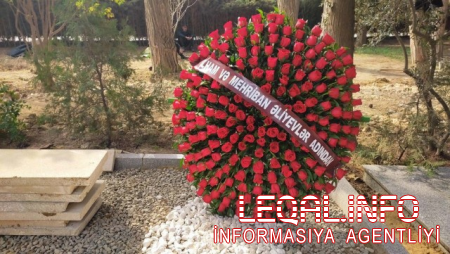 İlham Əliyev və Mehriban Əliyeva sabiq prezidentin vida mərasiminə əklil göndərib