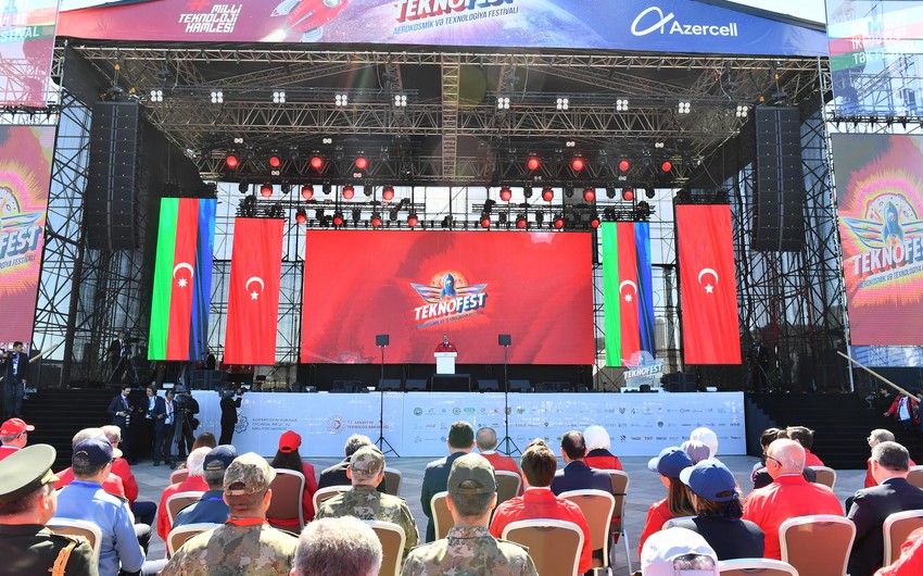 Azərbaycan Prezidenti Əziz Səncər və Selçuk Bayraktarı gənclərə nümunə göstərib