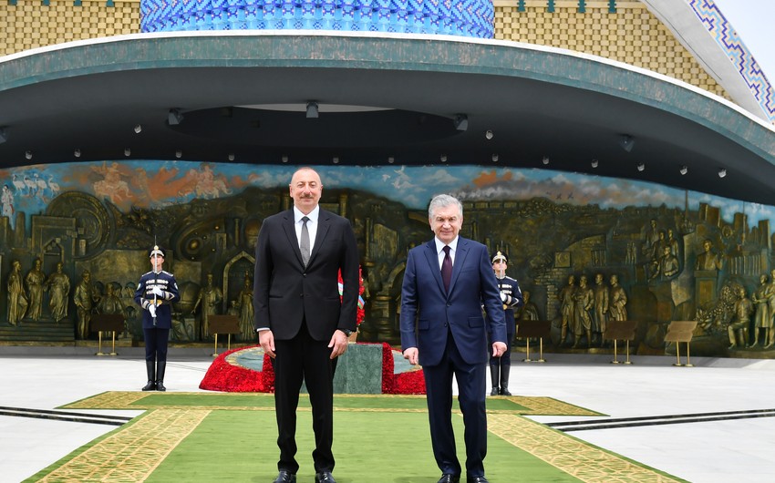 Azərbaycan və Özbəkistan prezidentləri İçan-Qala Dövlət Tarixi Memarlıq Muzeyi ilə tanış olublar