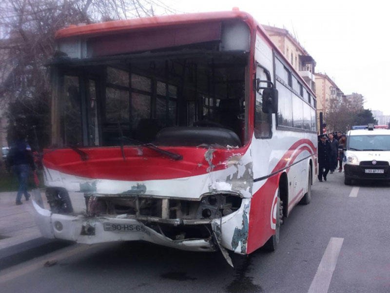 Bakıda daha bir avtobus qəzası