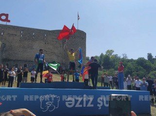 Mədət Quliyev Şuşadakı ilk beynəlxalq turnirin qalibinə ev bağışlayıb