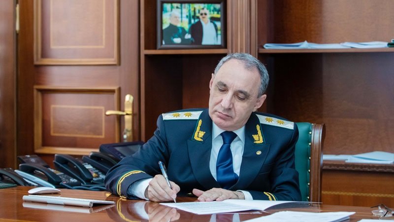 Baş prokuror “Prezident təqaüdçüsü”nə vəzifə verdi
