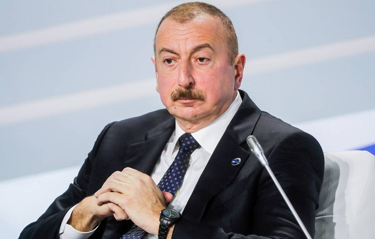 Bu vəzifəli şəxslərin siyahısı genişləndirildi