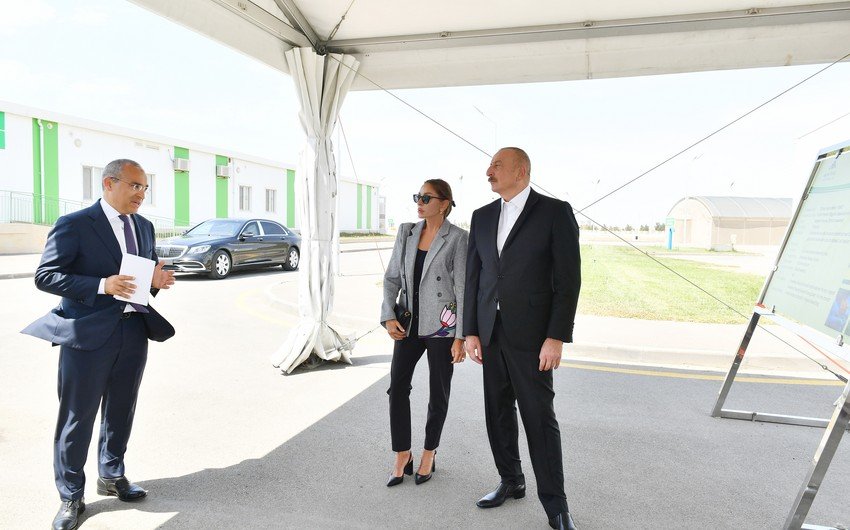 İlham Əliyev və Mehriban Əliyeva “Grand-Agro İnvitro” MMC-nin müəssisəsi ilə tanış olub