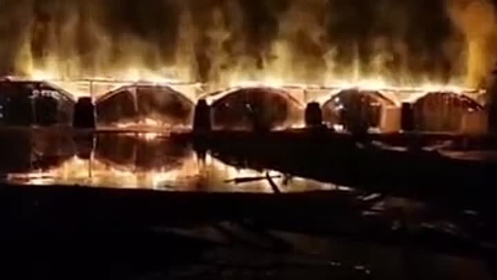 Çində 900 illik taxta körpü yandı