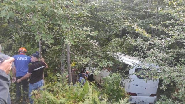 Türkiyədə turistləri daşıyan avtobus aşdı, ölən var Türkiyədə turistləri daşıyan avtobus aşdı, ölən var
