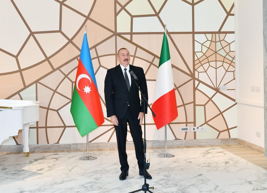 Azərbaycanla İtaliya arasında sənədlərin mübadiləsi oldu Azərbaycanla İtaliya arasında sənədlərin mübadiləsi oldu