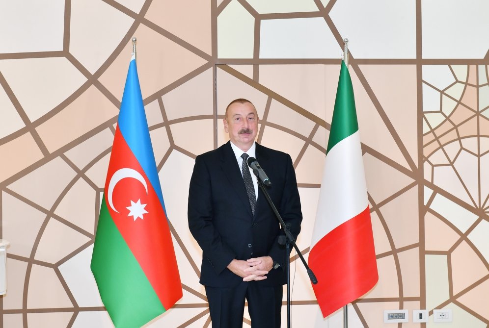 Azərbaycanla İtaliya arasında sənədlərin mübadiləsi oldu Azərbaycanla İtaliya arasında sənədlərin mübadiləsi oldu