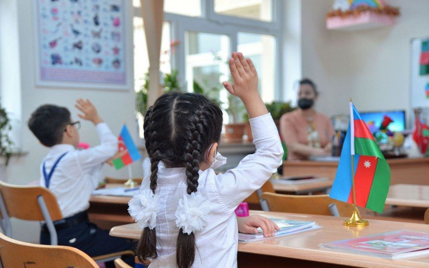 Azərbaycanda yeni dərs ili başlayıb