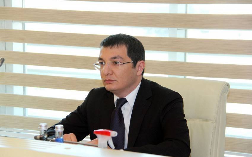 Elnur Əliyev: 