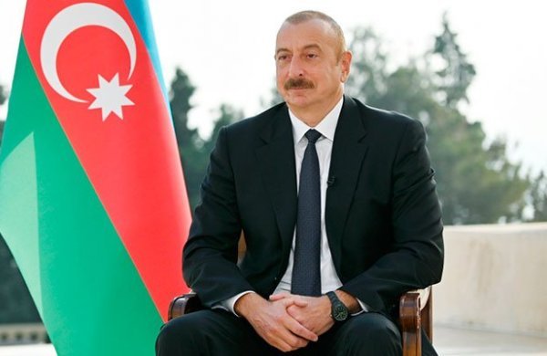 Prezident İlham Əliyev Praqada Azərbaycan televiziya kanallarına müsahibə verib