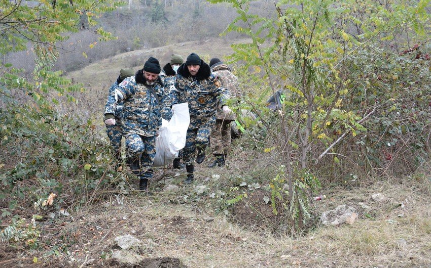 Azərbaycan Ermənistana 10 hərbçinin meyitini təhvil verib