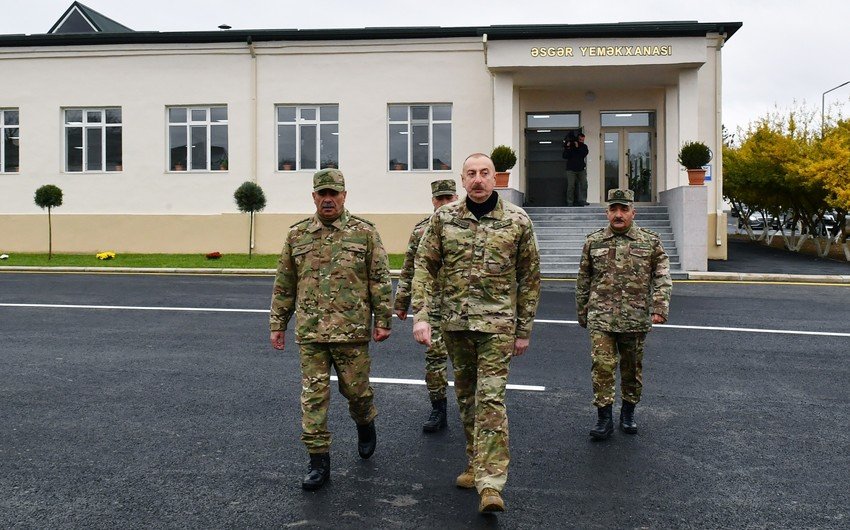 İlham Əliyev Füzulidə yeni hərbi hissədə yaradılan şəraitlə tanış olub