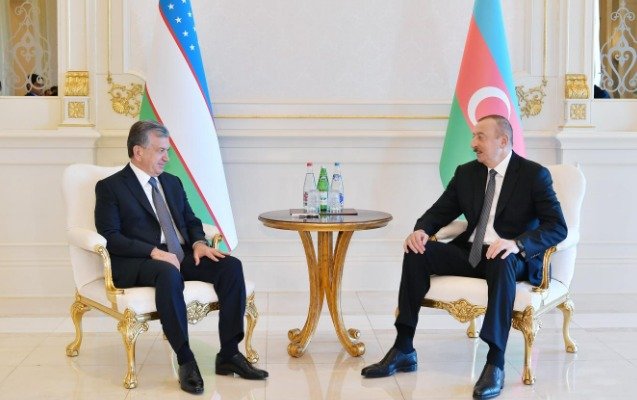 İlham Əliyev Şavkat Mirziyoyevlə görüşdü