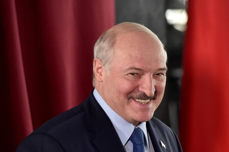Lukaşenko Rusiyaya yola düşdü