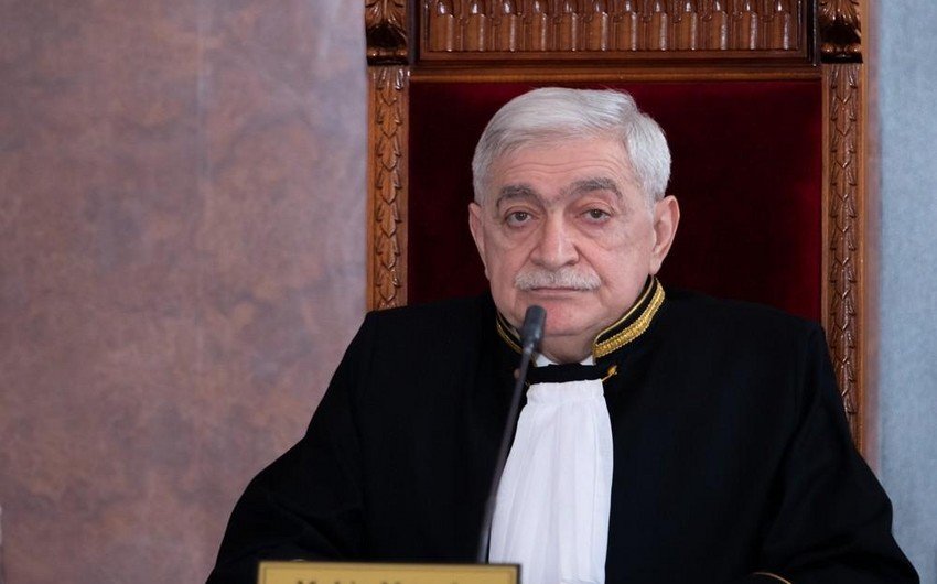 Konstitusiya Məhkəməsinin hakimi vəfat edib