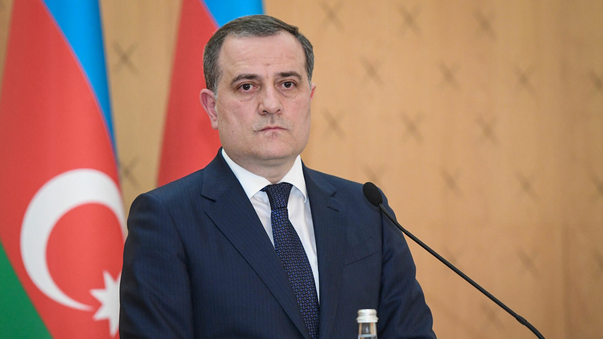 Ceyhun Bayramov rusiyalı həmkarı ilə telefonla danışıb