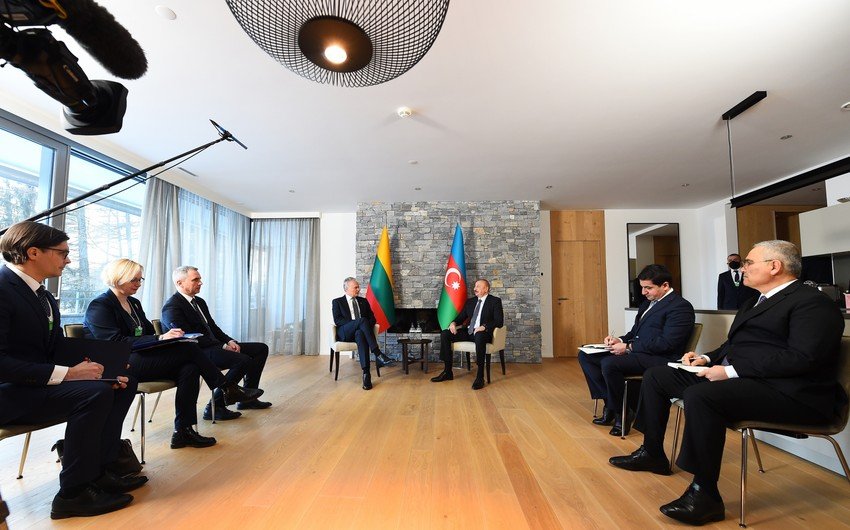 Azərbaycan lideri Litva Prezidentini Xankəndi-Laçın yolunda baş verən hadisələrlə bağlı məlumatlandırıb