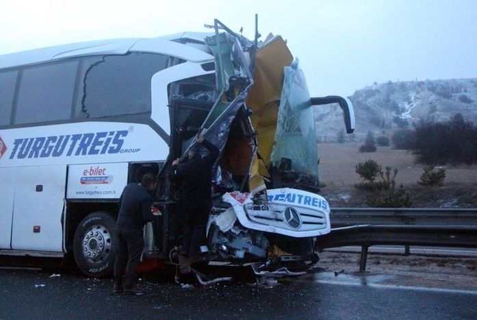 Türkiyədə Azərbaycanlının ağır yaralandığı avtobus qəzası baş verib
