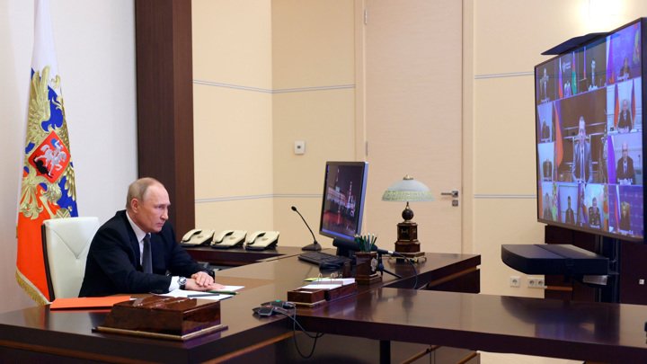 Putin Təhlükəsizlik Şurasının üzvləri ilə NMD-nin gedişatını müzakirə edib