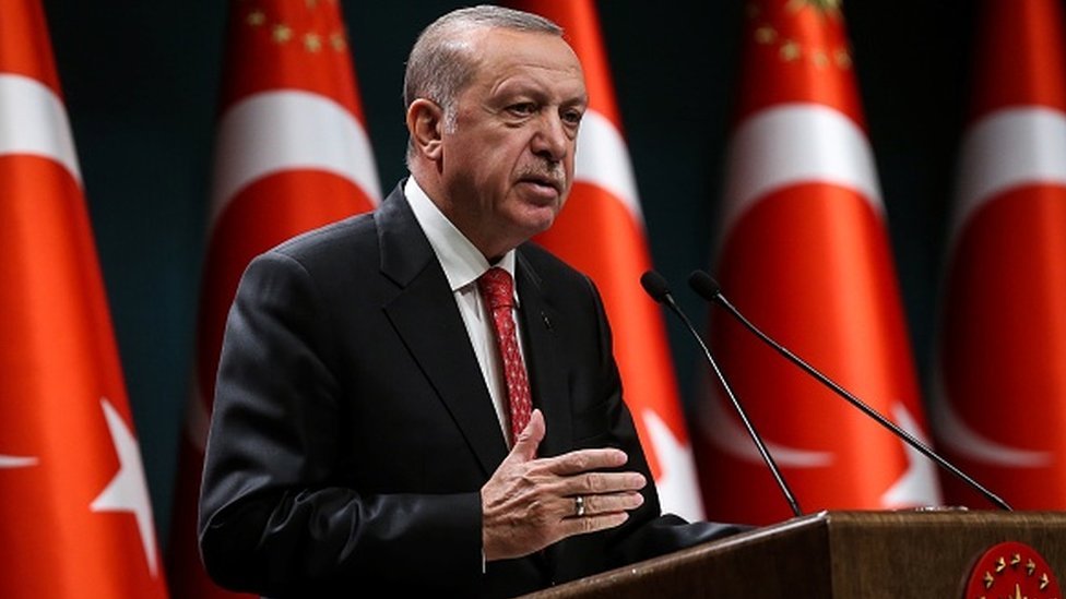 115 min nəfər dağıntılar altından sağ çıxarılıb