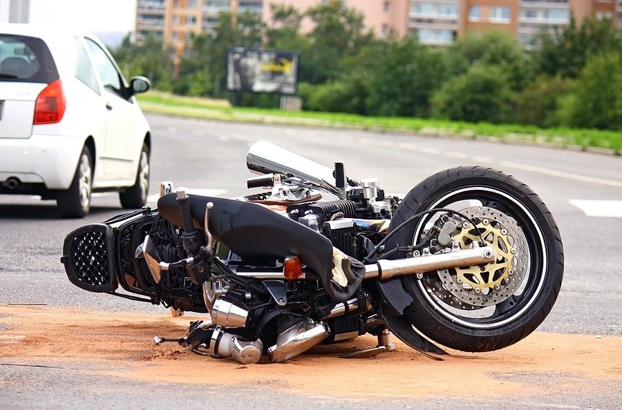 Ağstafada motosikletlə avtomobilin toqquşması nəticəsində qəza baş verib
