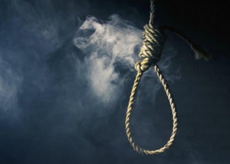 Bakıda 24 yaşlı oğlan ağacdan özünü asaraq öldürüb